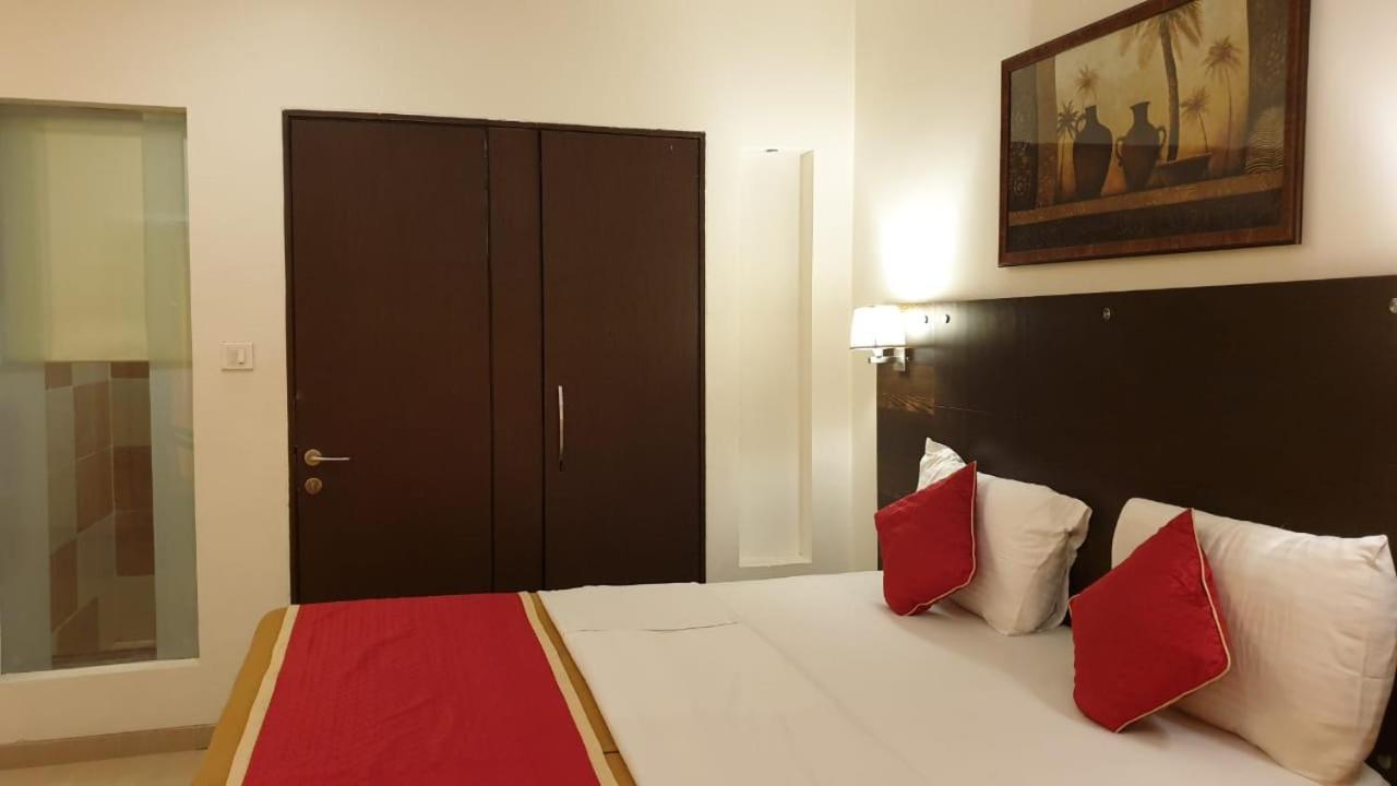 Resort Silver Hills Lonavala Buitenkant foto