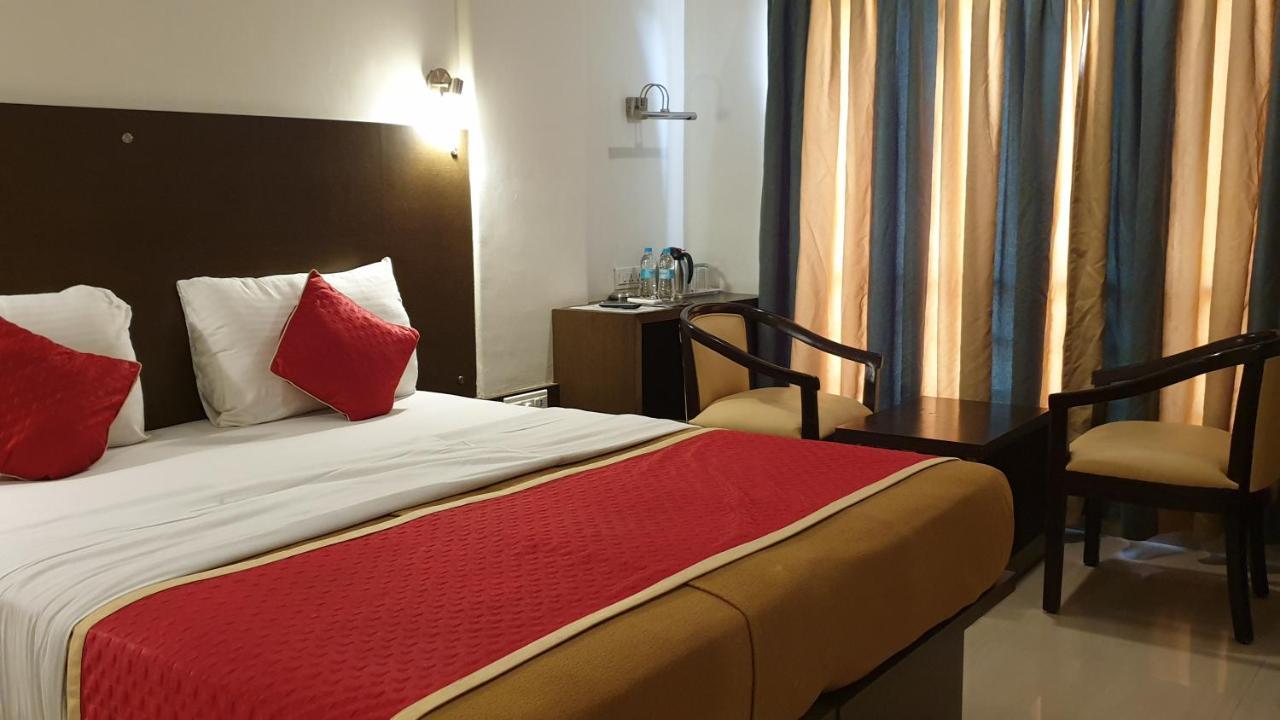 Resort Silver Hills Lonavala Buitenkant foto