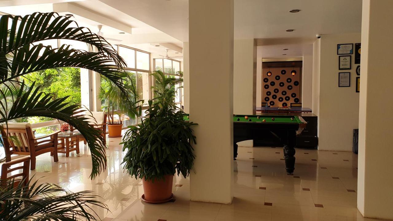 Resort Silver Hills Lonavala Buitenkant foto
